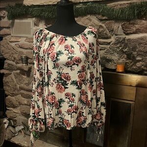 Easel Relaxed Floral Long Sleeve Blouse in White and Pink